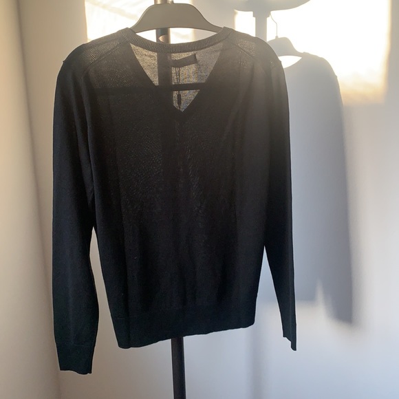 Nadaam black lightweight v-neck sweater - Picture 6 of 6